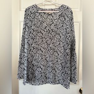 Michael Kors bell long sleeve casual top black background with white detail